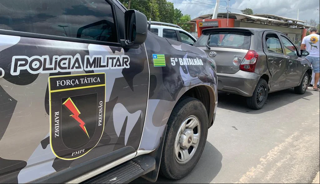 Policiais interceptaram o carro usado pelos bandidos