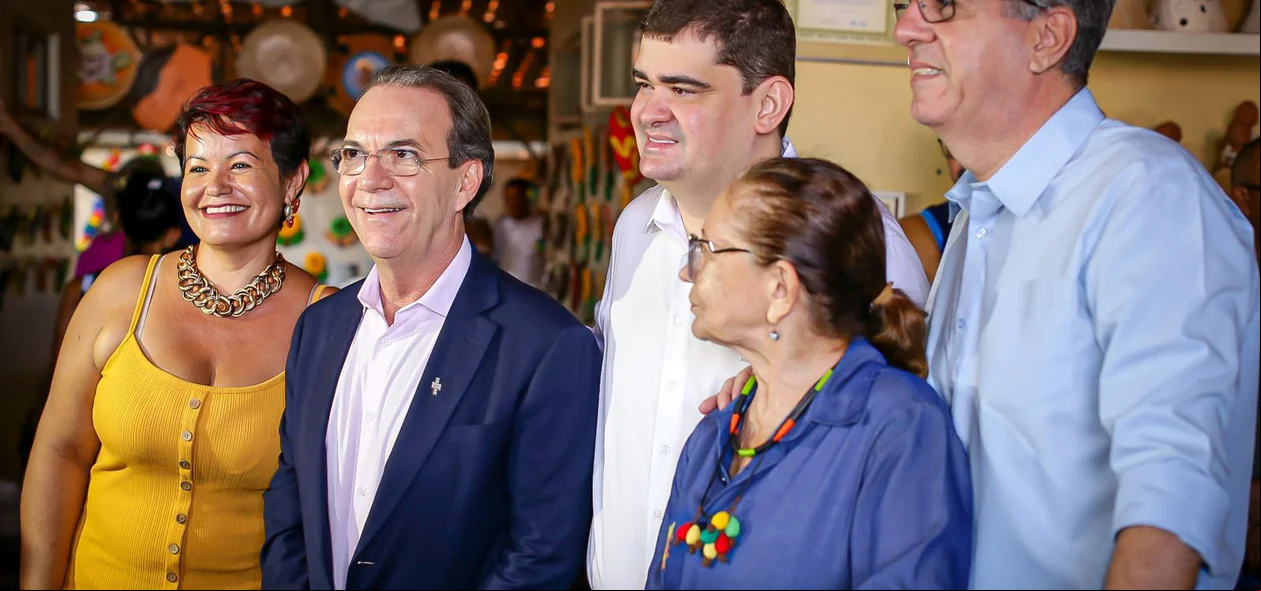 Presidente do Sebrae nacional durante visita ao Pólo Cerâmico do Poti Velho