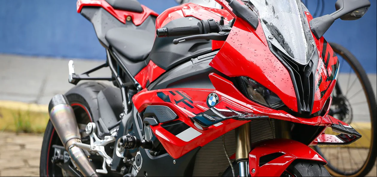 Motocicleta BMW apreendida durante operação Jogo Sujo