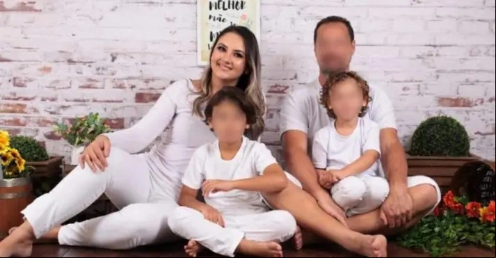 Cabeleleira Débora Santos