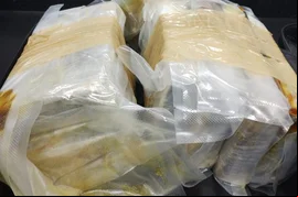 PF prende ageiro ao desembarcar com droga em aeroporto