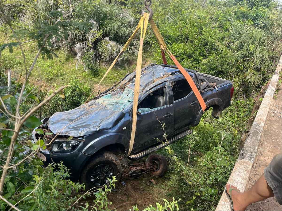 Frontier caiu da ponte na PI 111