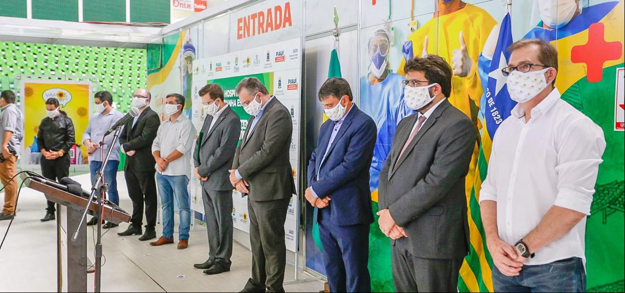 Autoridades fizeram 1 minuto de silêncio para as mortes de Covid-19