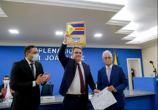 Entrega do título de cidadão oeirense ao ministro Ciro Nogueira